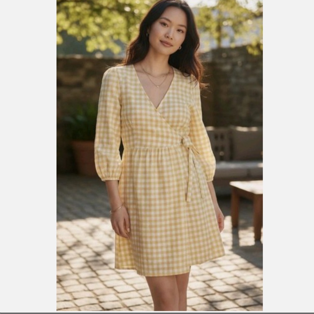 Old Navy med. Gingham wrap around dress in yellow and white, new with tag